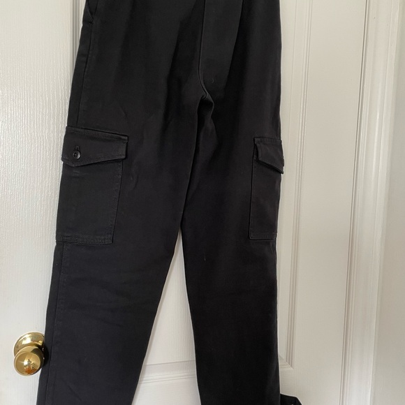 Aritzia Wilfred Modern Cargo Pants (Black, Size 2) - Picture 6 of 6